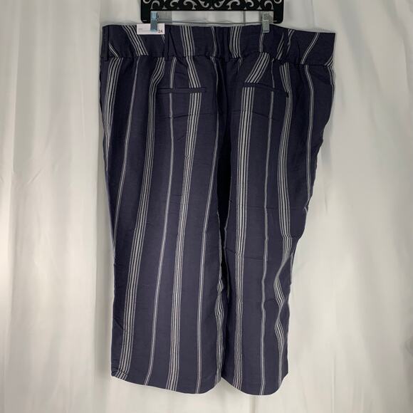 Lane Bryant Women's The Laney Crop Pants Size 24 - Picture 3 of 10